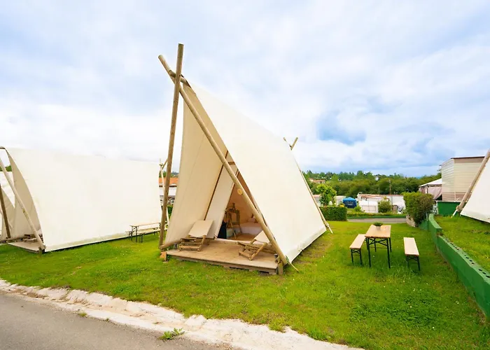 Luxury tent Kampaoh Oyambre El Tejo